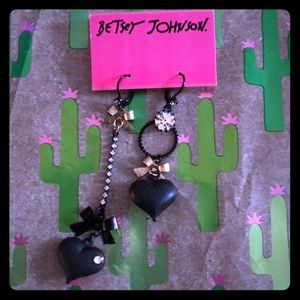 Betsey johnson black heart earrings
